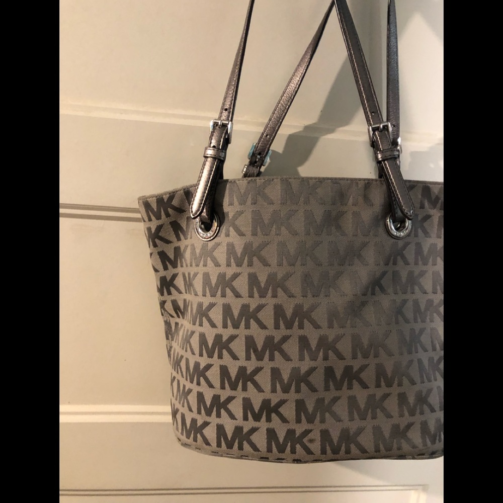 MK Michael Kors tote purse